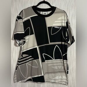 Adidas Men's Black and Gray Patterned Tee